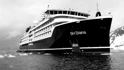 Black & white photo of the SH Diana expedition ship.